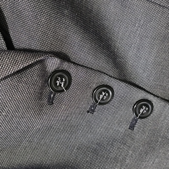 Nine West Gray 3 Button 3/4 Sleeve Blazer Size 4P - Picture 3 of 10